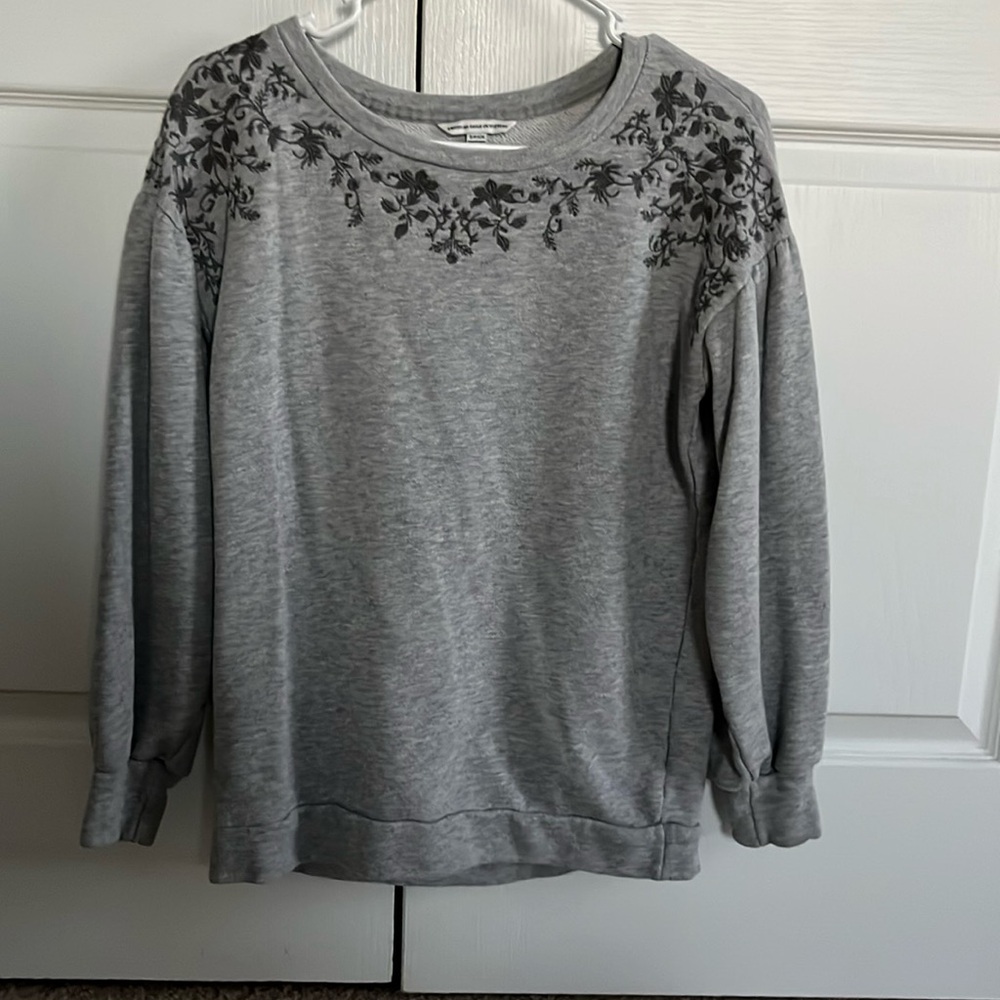 American Eagle floral design crewneck